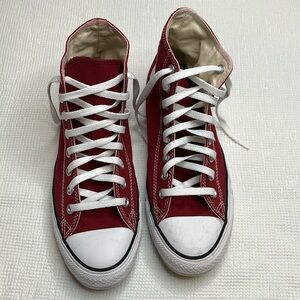 Burgundy & White Converse. 8 Men.